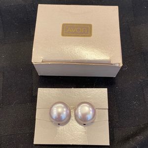 Avon vintage faux pearl icy pastel clip on  earrings